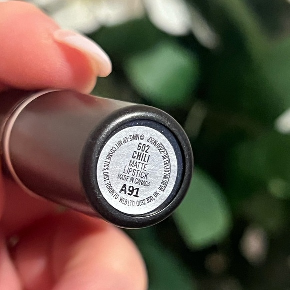 MAC COSMETICS • MATTE LIPSTICK • 602 CHILI - Picture 4 of 5